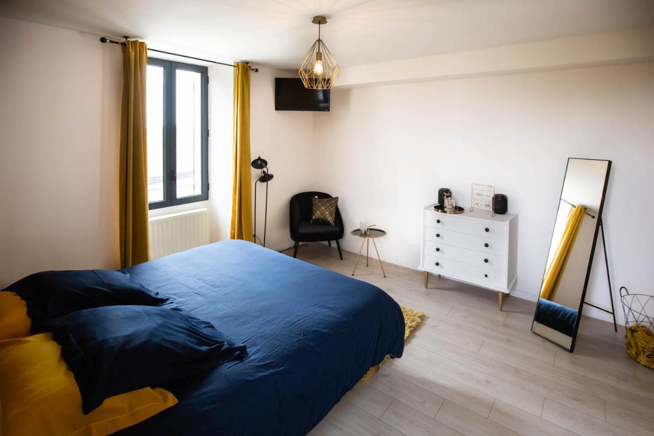 ホテルAu Bouchon Saint-Aigulin エクステリア 写真