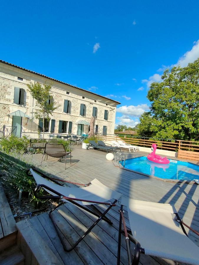 ホテルAu Bouchon Saint-Aigulin エクステリア 写真
