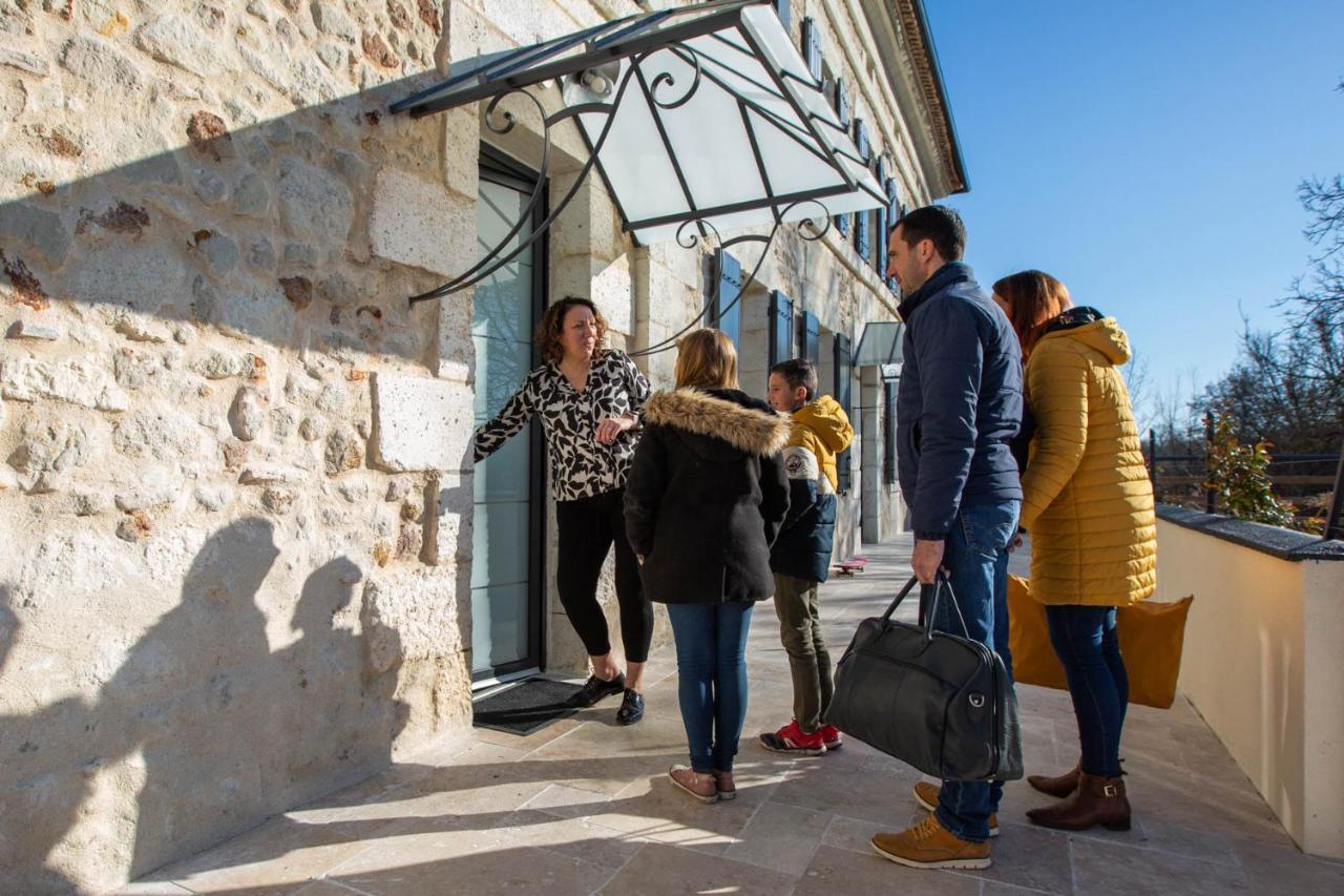 ホテルAu Bouchon Saint-Aigulin エクステリア 写真